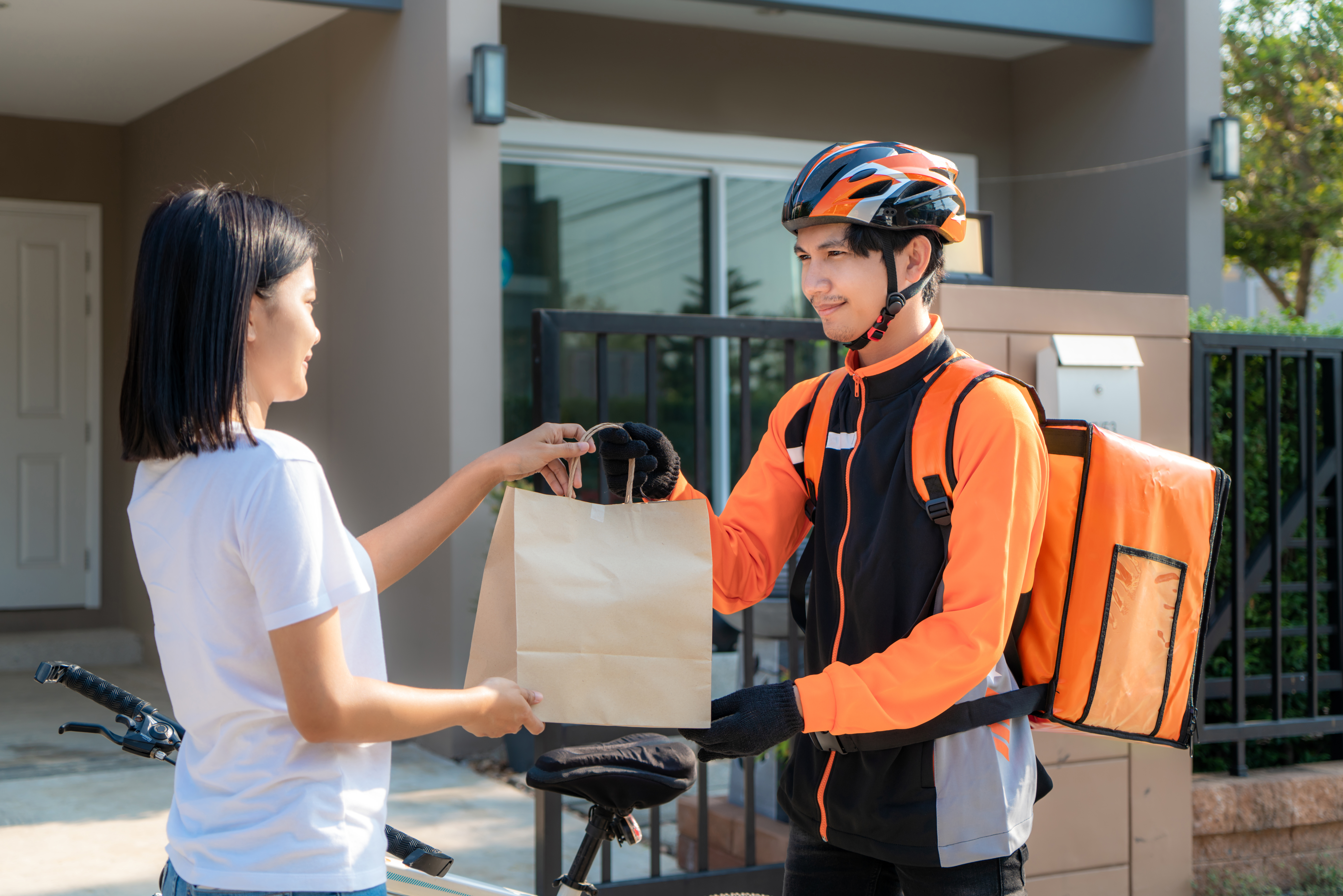 delivering-food