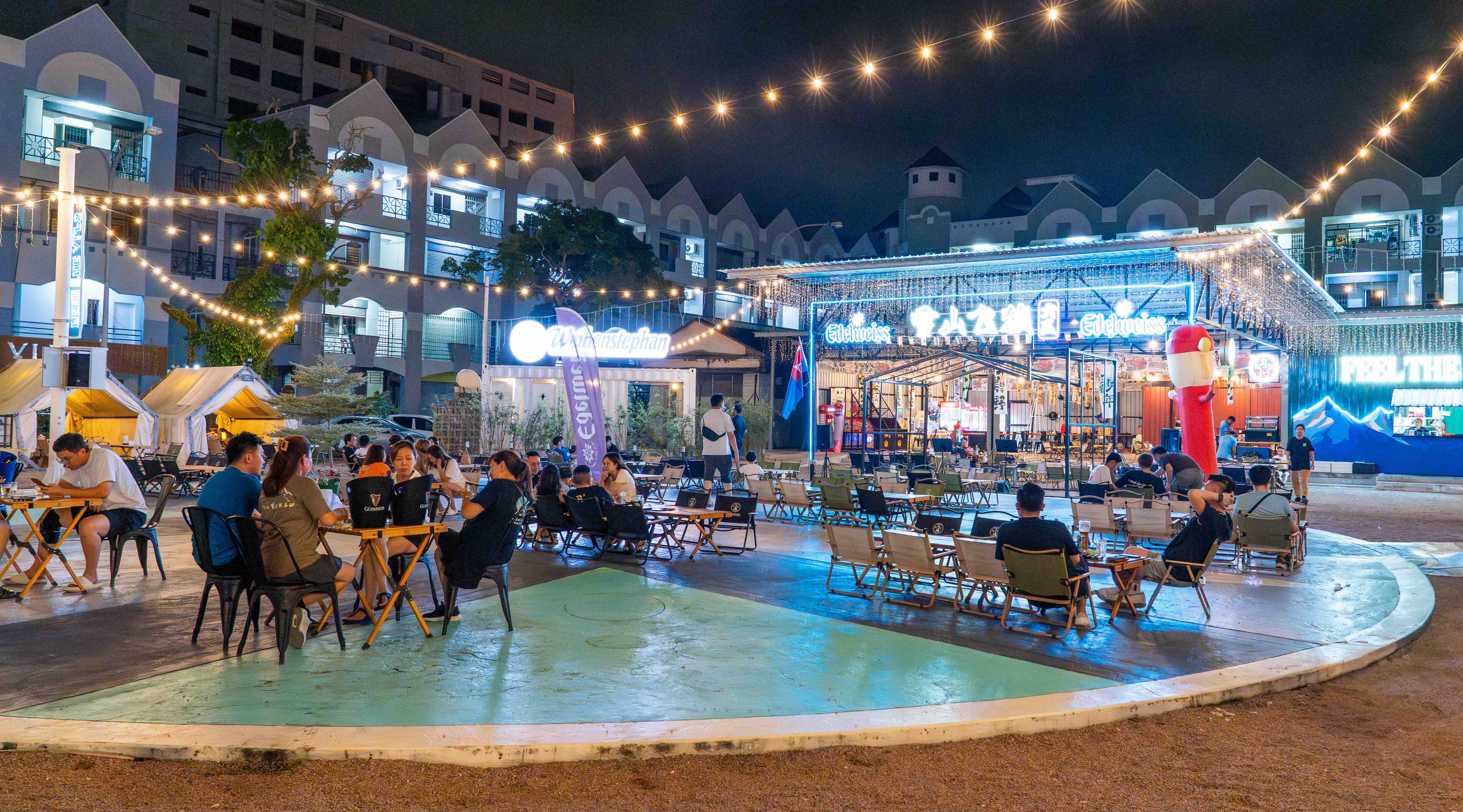 snowy fox store front