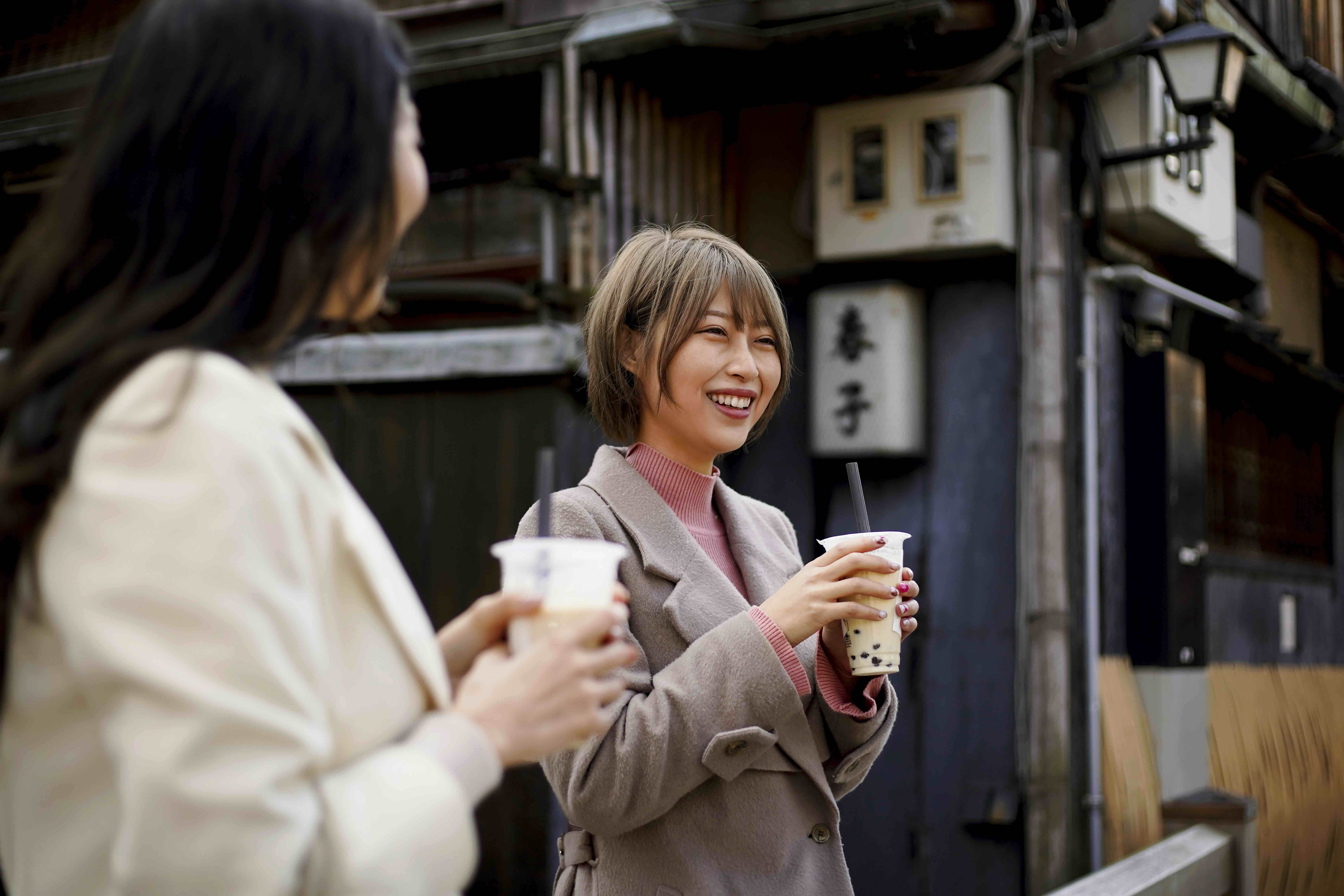 bubble tea customers